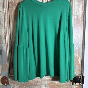 Eloquii 22/24 Long Sleeved Green Top With Bell Sleeves